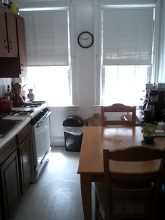 Hub Realty - Top location, 3 bedroom with deck, Washington St T stop Apartments