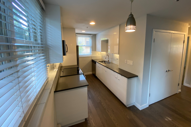 2 - ROOM FOR RENT: 1725 18TH ST Condo