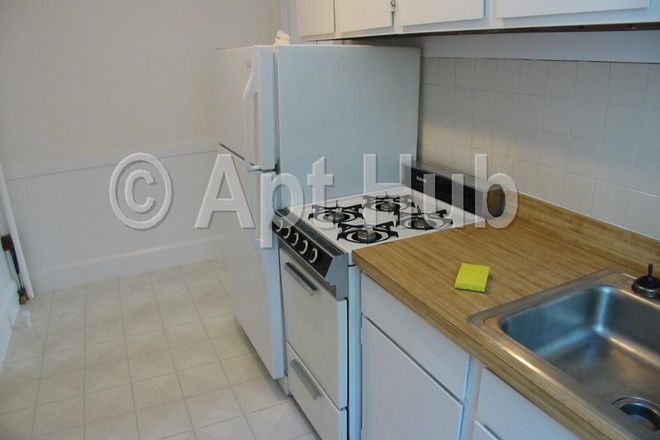 2 - Economical apartment - short walk to Porter T, bus to Kendall.