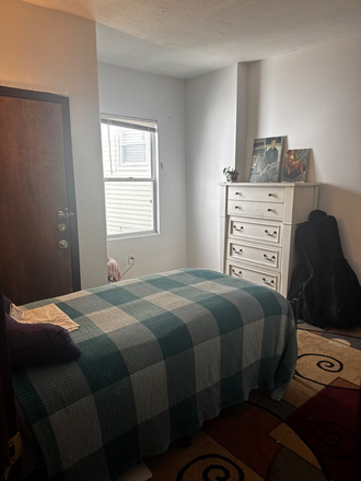 Private bedroom available - Shared student house