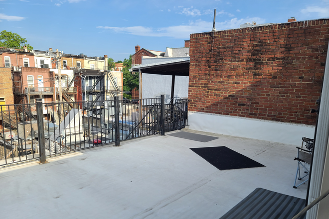 Deck - Studio Apartment