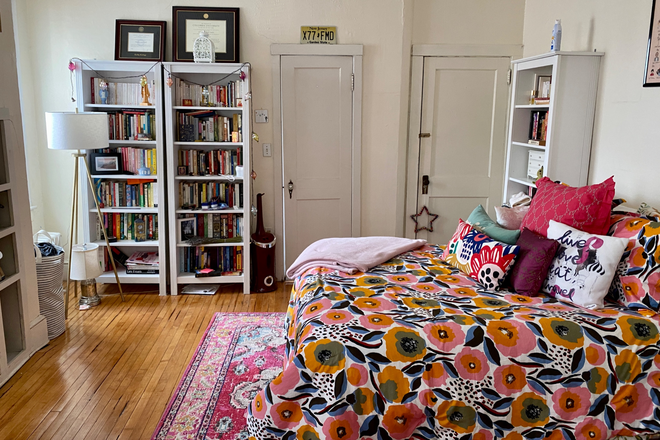 Bedroom - 1 Bedroom Apartment. All Utilities Included. Quiet, Bright. Walk 5 Blocks to Brown.