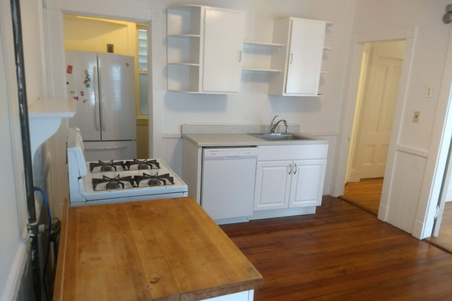 Kitchen - 2BR + Bonus Room – 1st Floor Apartment Near Harvard, MIT, BU  – Central Sq