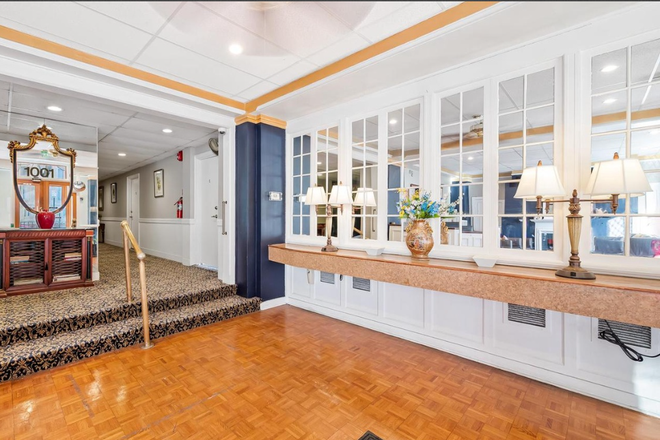 Lobby - Clean, Bright & Modern Mt Vernon Studio #Peabody Condo