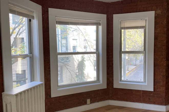 . - Beautiful 4 Bed for 9/1 on Hemenway St. Avail 9/1 Apartments