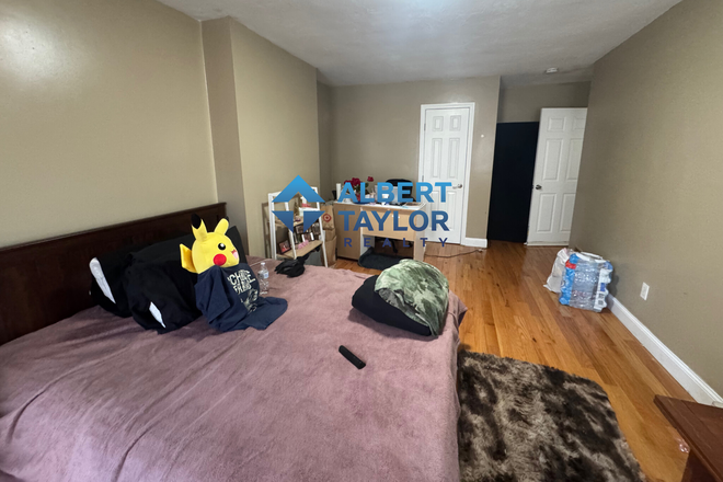 Bedroom #3 - Large 5 bed 2 Bath in Fort Hill