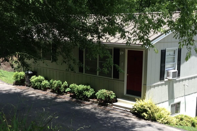 Outside view - Catamount Apartments #9, 2 bedroom 1 bathroom duplex close to campus