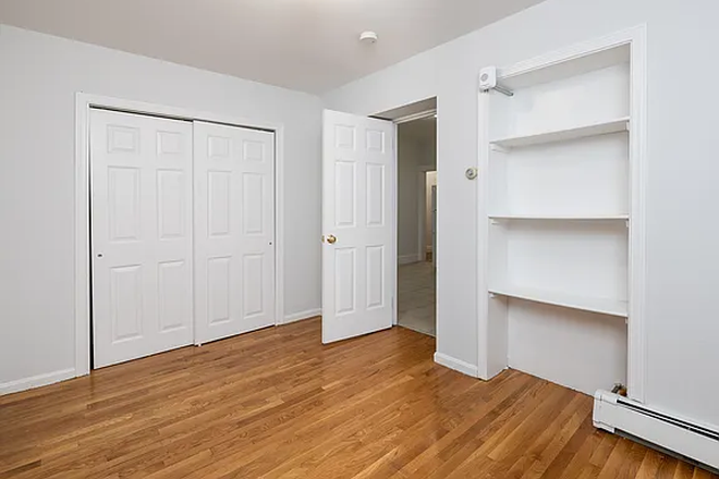 Bedroom - 1 ROOM FOR UPCOMING FALL SEMESTER - 2BR/1BA Apartments