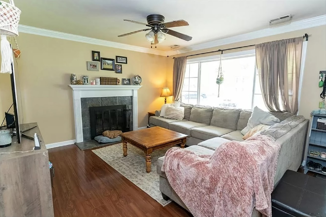 family room - Entire House, close to campus