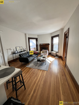 Living Space - Beacon St 1 Bed Kenmore Sq Apartments