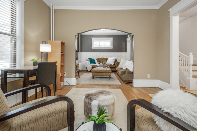 family room 1 - Large Charming House