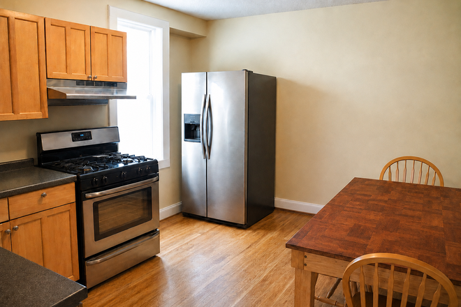 Kitchen - On-Campus 4 Bed 2 Bath with Sun Roof Access & Basement (with Cocktail Bar)