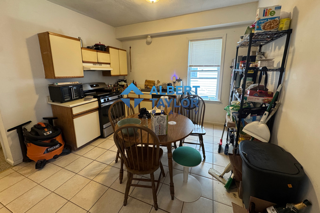 Kitchen - Cheap 3 bedroom on Haskell Street Near Campus!!