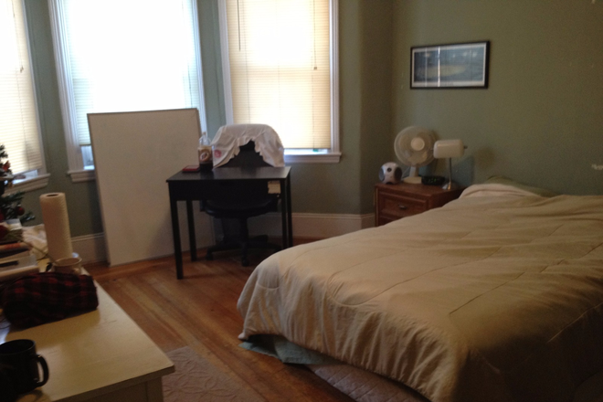 bedroom - Spacious Mission Hill 4 bed - for Sept 1 - NO FEE! Apartments