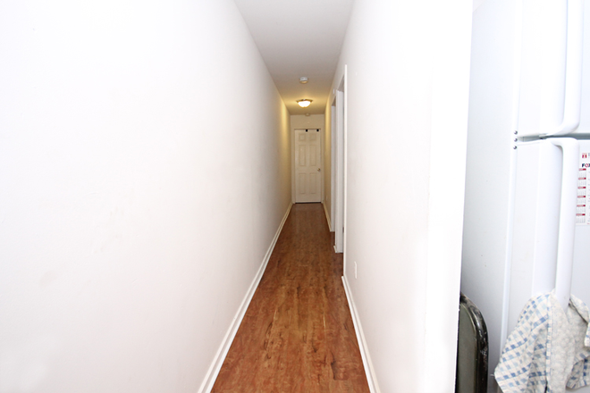 hall - 2 Bedroom close to Temple Campus Apartments
