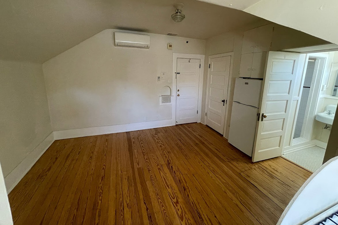 Unit Area - AVAILABLE 7/5: 2331 Broadway #3C Apartments