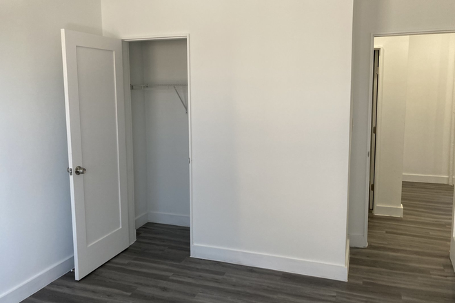 Call/text 602-317-9877 for a showing. - 9-1-26 / NO FEE 3BR / GRANITE KITCHEN / H&HW INCL / LOOK AT PICS! Apartments
