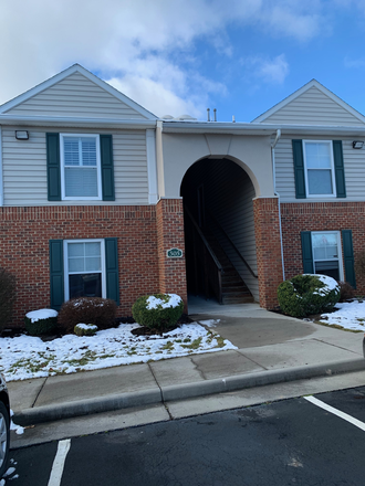 Outside Street View - Knollwood 3 Bedroom 2 Bath Condo - Now Taking Waitlist Applications for Fall 2025