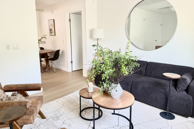 Living Room - 3BR Furnished Townhome | Near U of U & Cottonwood Canyons