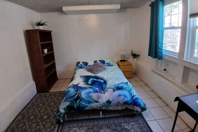 Bedroom - Private Fully furnished room all utilities included 6 min walking distance to ucb campus Rental