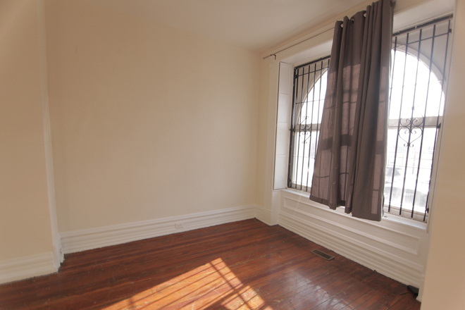 Bedroom - OCP - Entire House With Backyard And ROOF DECK