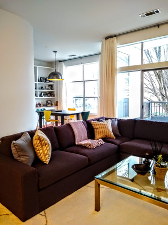 Spacious living room - City of Decatur, ALL UTILITIES INCLUDED, large 1 bedroom