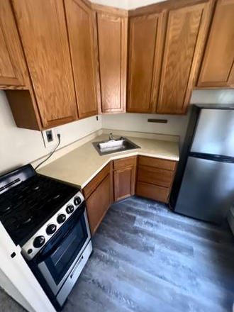 Kitchen - Centre Towers - Close to Carnegie Mellon & Pitt Apartments