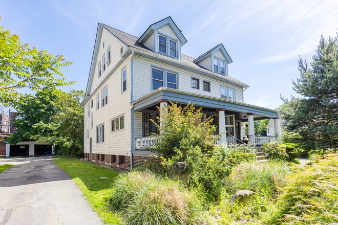 Photo - Spacious Well-Maintained Coventry Duplex (close to Case/UH) Townhome
