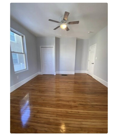 bedroom - Room in 3 Bdrm Flat in Cedar Grove /Adams Vilage Apartments