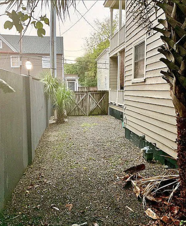 Driveway - 1 BDR Available in 3BDR House