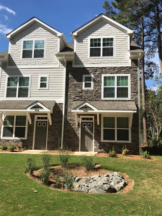 Exterior - Amazing Location - 4 bedroom townhome - Walk to Class!