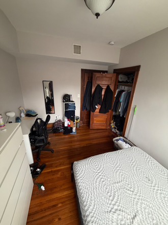 Bedroom Back Facing - Private Bedroom in 4 bed/ 2 Bath on Mission Hill May/June to August