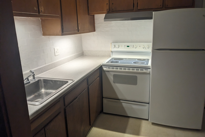 Kitchen - White Oak Condominiums