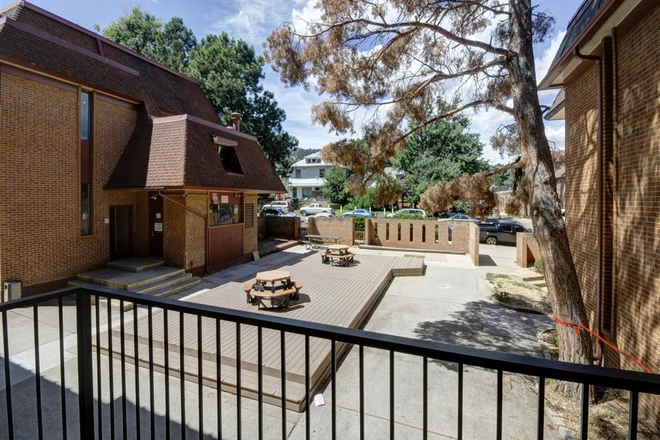 College Townhomes - College Townhomes