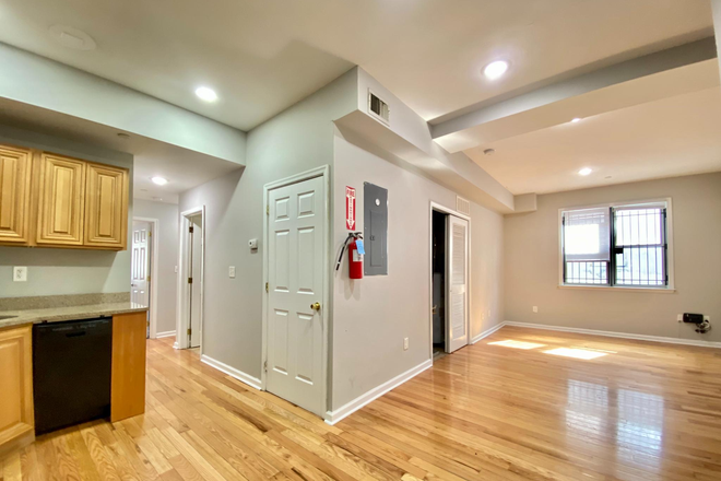 Living room - 1614 W CECIL B MOORE AVE ST  3F Townhome