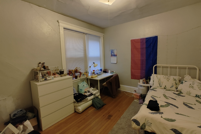 bedroom - AWESOME 2 BED/ 1 BATH (09/01/2024) 8 MIN WALK TO CAMPUS!!! REACH OUT TODAY Duplex