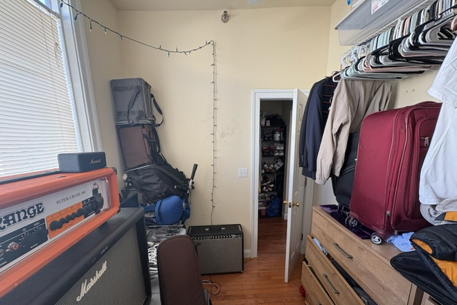 "bonus" room - 320 N Harrison St Apt 2