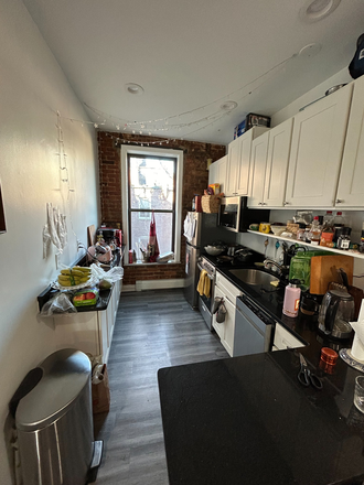 Kitchen - 5 Bed Available 9/1/26! *CONTACT NOAH 603-470-8181 Apartments