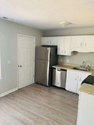 Kitchen - Creekpoint Townhome