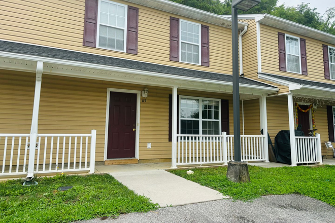 Photo - 3 Bedroom 2.5 Half Bath Townhouse