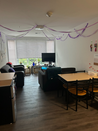 Living Room - South Campus Commons 5 Lease Transfer