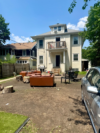 back yard - The Wilder House, large backyard, close to campus, across from park