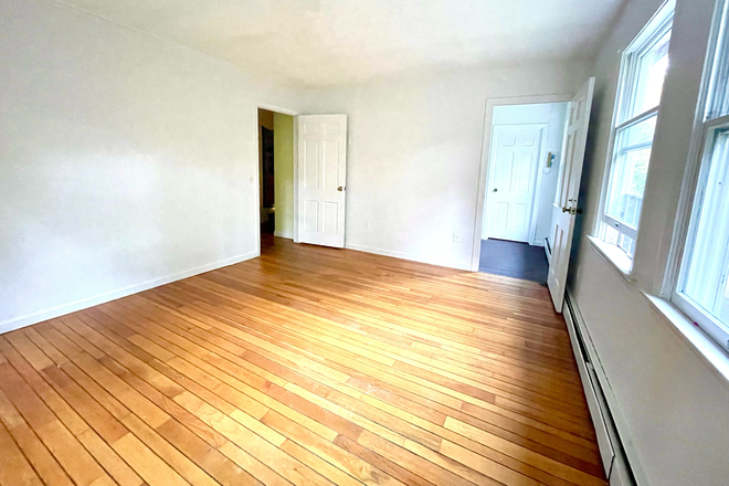 Bedroom and Walk In Closet - Sunny Suite Minutes From UMASS Duplex