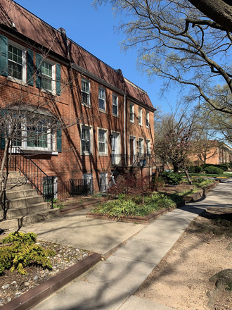 Individual Unit - Furnished - 603G Street SW Two block from the Wharf, Shopping and L'Enfant Plaza Station Townhome