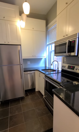 . - Wonderful 1 Bed / 1 Bath in Beacon Hill w/ Heat&Hot Water Included!! Available NOW!! Apartments