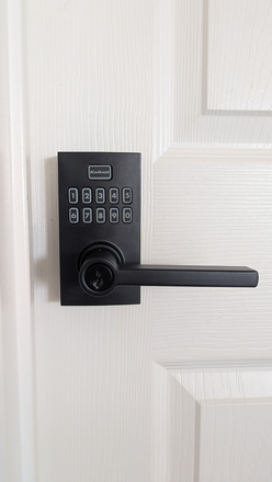 Private Door Lock - Upstairs Double Room Haven with Pool Access in Gated Community Townhome