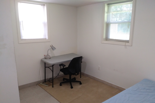 Bedroom - 4-bedroom 2-Bath apartment unit: roommates needed. 1.3 miles to UMD