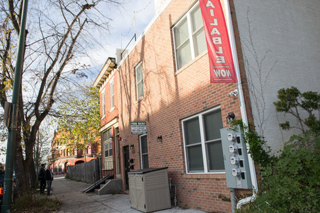 outside - Gorgeous 2 Bed 1 Bath Plus Den Apartment