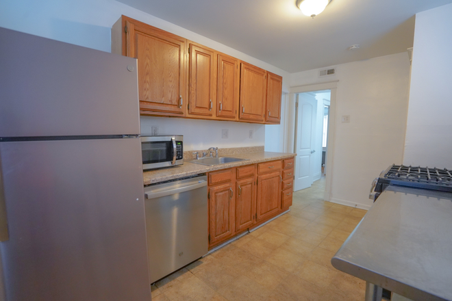 Kitchen - 760 Syracuse #B