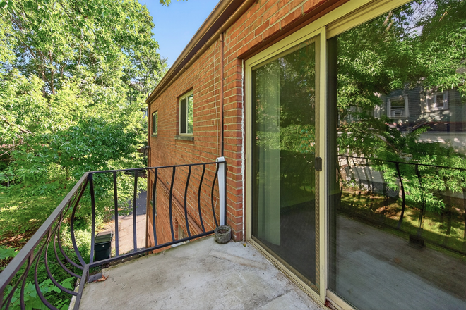 Exterior - 3505 Telford St Apartments